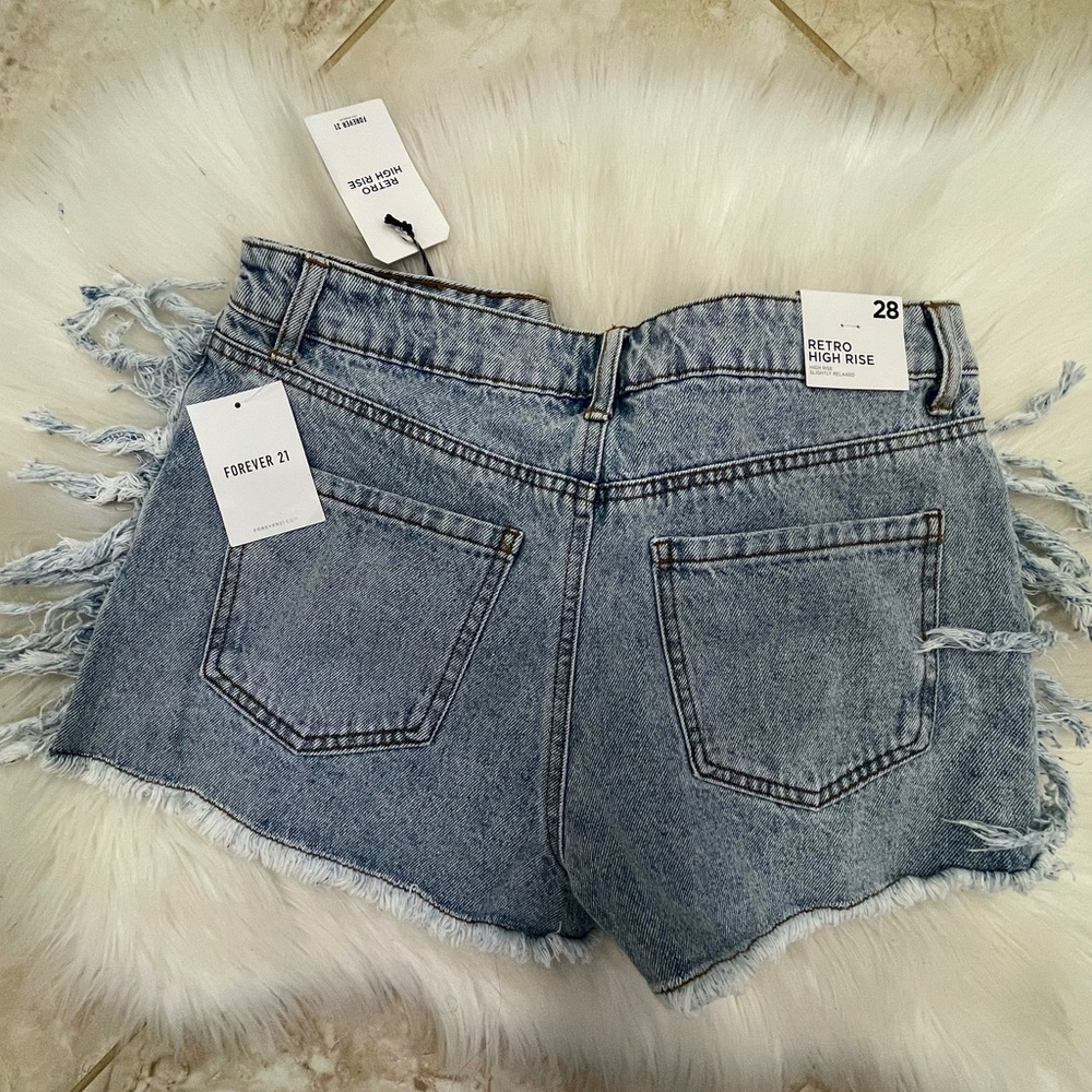 Retro High Rise Shorts - Picture 3 of 4